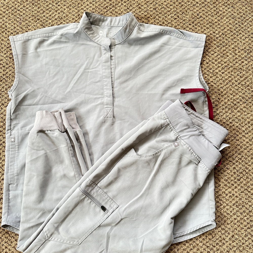 Figs scrubs